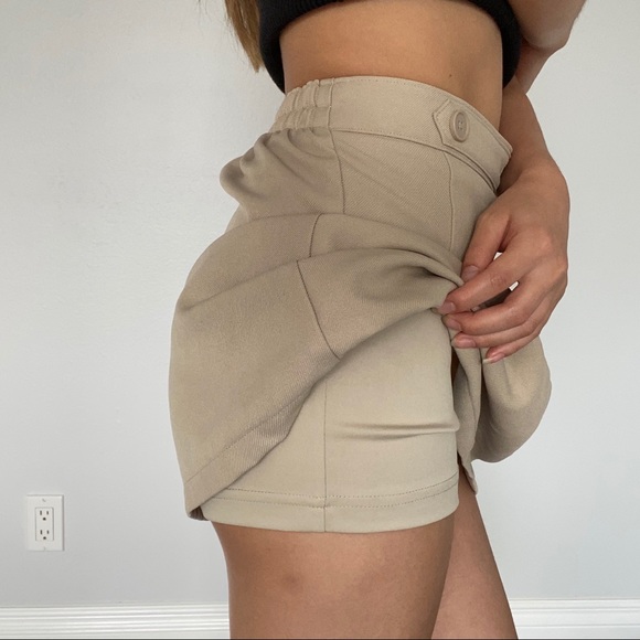 Y2k Khaki Skirt 💫 - Picture 3 of 4